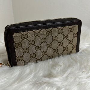 💯Authentic Gucci Zipped Long Wallet 🍀